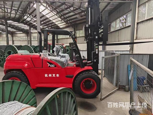 安顺普定全市内及周边提供叉车，高空车，升降平台租赁履带吊出租的图片