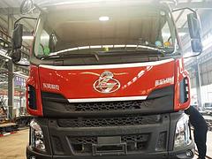 东风柳汽拉挖机拖车　生产厂家现车销售电话　包送车