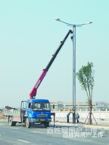 海西德令哈附近叉车出租电话15吨叉车20吨叉车25吨叉车出租的图片