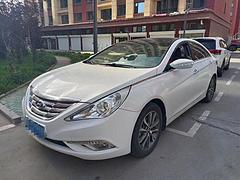 现代 索纳塔 2013款 第八代索纳塔 2.0 手自一体 顶