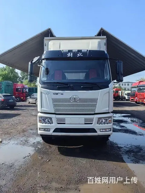 国六天然气，9.6飞翼车，前四后四解放J6L的图片