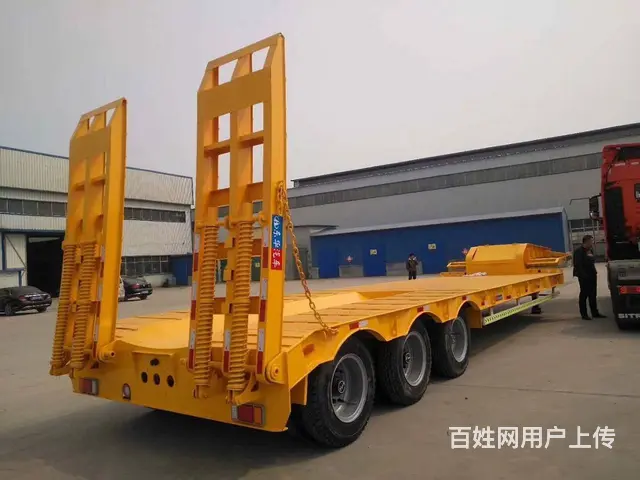 常年订做挖机运输车 质量好的图片