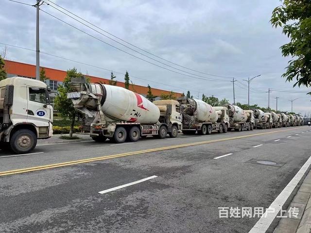 出售多台三一搅拌车的图片