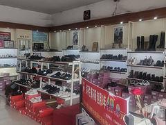 客运站对面购物广场鞋店转让    可空转