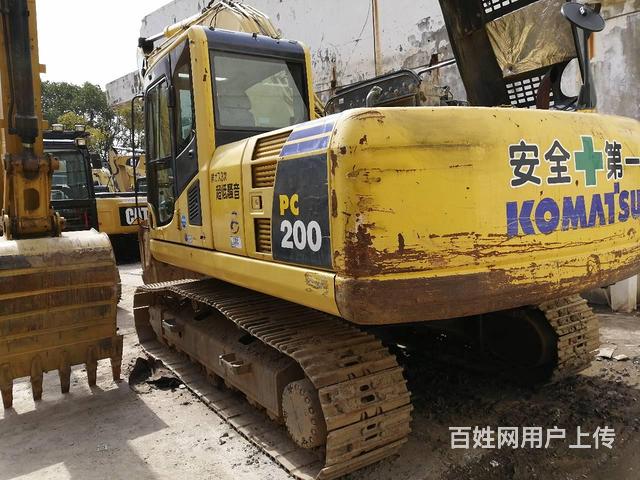 转让精品二手挖掘机小松200-8，土方车包送可分期的图片