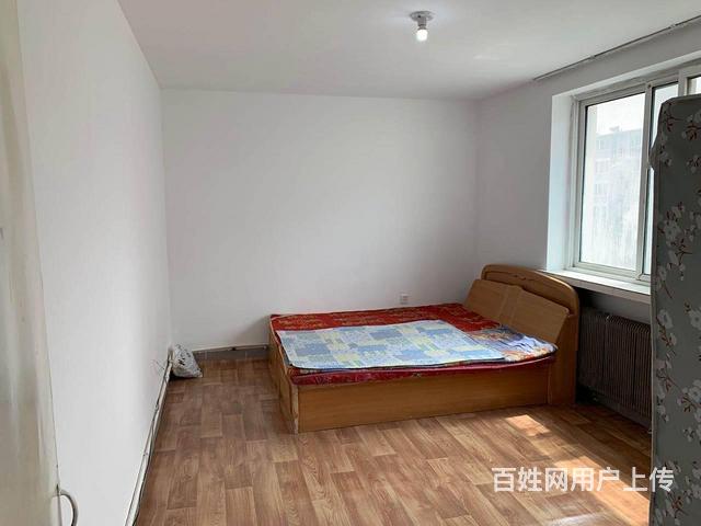 古塔区 北一里古城新苑 4楼步梯 四中 古塔公园 大润发超市的图片