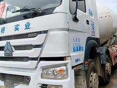 德宏急卖14年9月国四大20方二手豪沃搅拌车