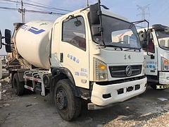 17年东风大7方进口液压搅拌车