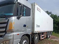急售欧曼9.6米冷藏车，精品车况可提档可分期