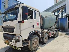 便宜转让正干活中21年15方豪沃搅拌车