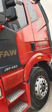 17年12月解放牵引车，精品车况