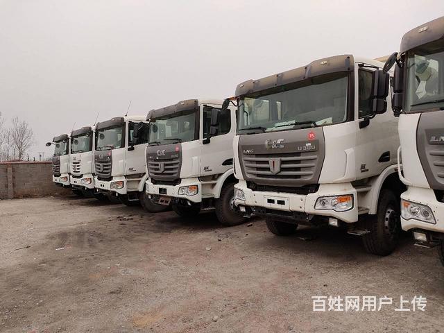 30台积压车联合重卡天然气型后八轮自卸车380马力的图片