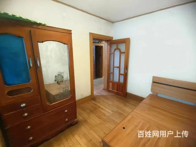 南台迎宾路2楼三室一厅低价出售的图片