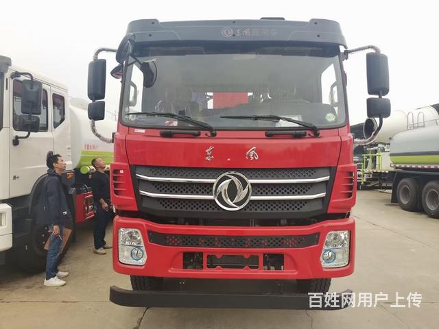 东风新款D17前四后八随车吊的图片