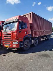 连云港低价转让9米6前四后四解放箱车 手动飞翼