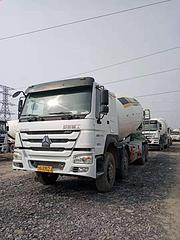 常年出售二手搅拌车，国五前四后八大20方豪沃搅拌车