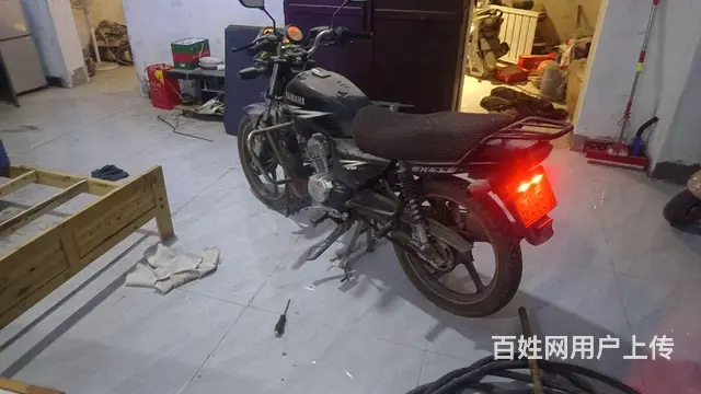 出售雅马哈125摩托车的图片