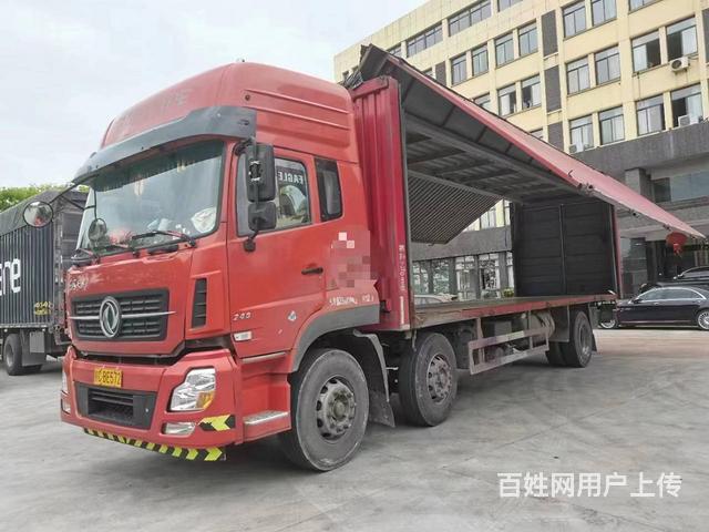 东风天龙9.6米前四后四飞翼车18年245马力的图片