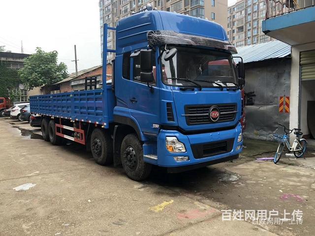 短轴距大马力9.6米载货平板车分期首付低的图片