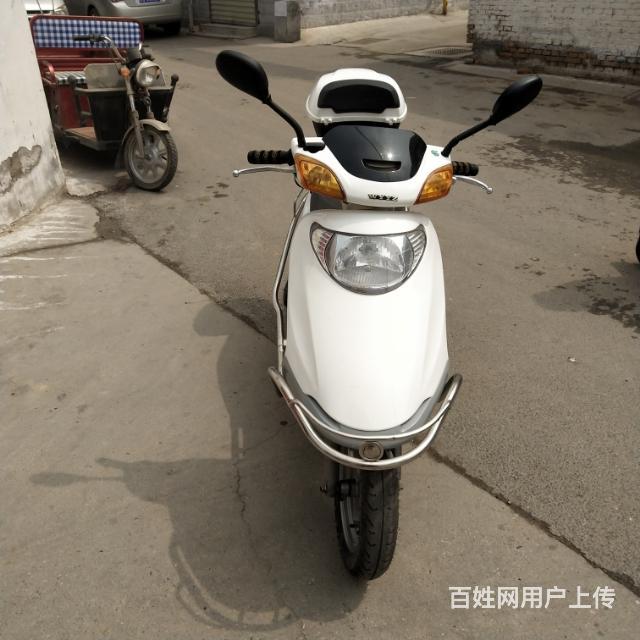 出售一辆九成新五羊踏板摩托车