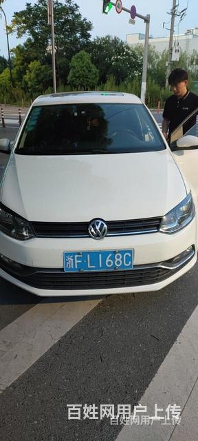 永丰道路救援更换轮胎的图片