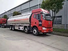 前四后八重卡加油车，铝合金21吨现车优惠