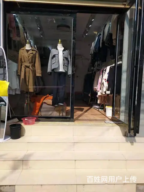 杞县文化西街16平服装店转让的图片