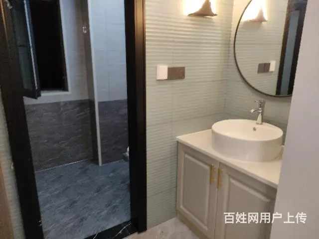 九江市（万达华府）世界500强，一梯一户，送露台。的图片