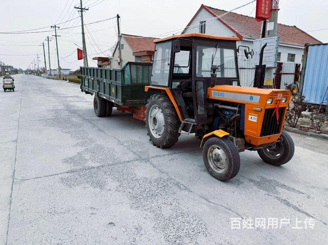 订做各种型号拖拉机车斗的图片