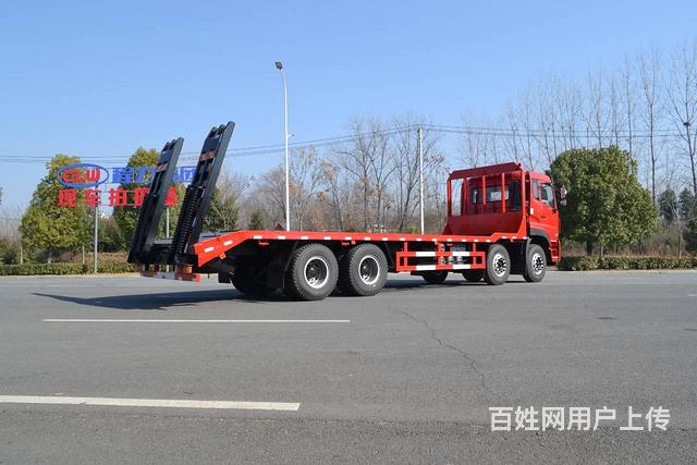 拉20吨35吨挖掘机平板拖车 前四后八拖板车的图片