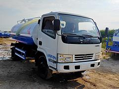 出售吸粪车 ，三轮吸粪车，5吨吸粪车