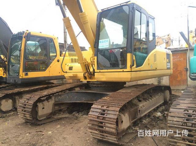 低价急售小松220-7二手挖掘机，车况好，可按揭的图片
