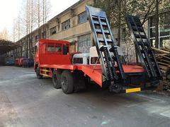 东风楚风后八轮挖机平板运输车价格多少钱一辆
