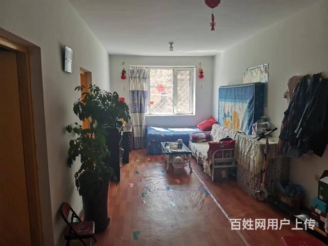 麓林山民族小区22号楼1楼75平南北通透H户型 简单装修的图片