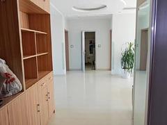 交通方便，周边早市，学校，医院，