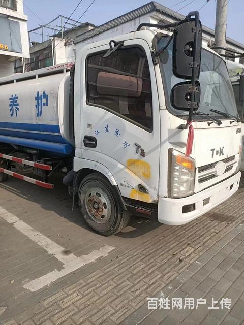 洒水车的图片