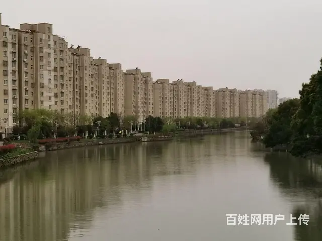 小区环境优美的图片