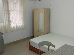 地铁口朝南独立单间出租