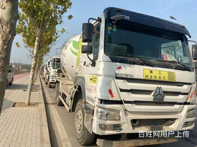急转二手豪沃搅拌车 凌宇上装 大14方 380马力的图片