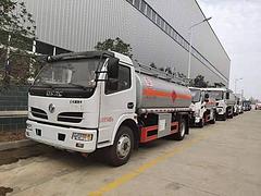 8吨油罐车东风多利卡   流动运油车 零首付分期付