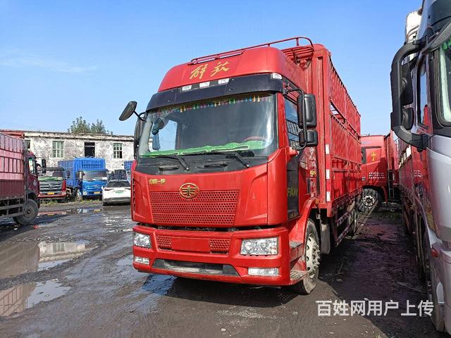 二手6.8米解放J6L 240马力高顶双卧铺的图片