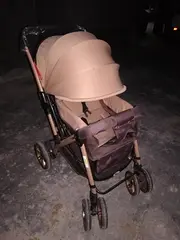 婴儿手推车带遮阳棚带万向轮