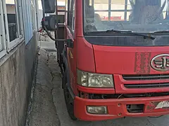 解放赛龙 平板车 6.8米车况好发动机性能好