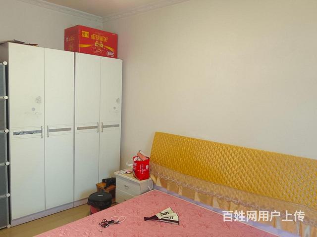 新月小区，二室简装，家电齐全！的图片