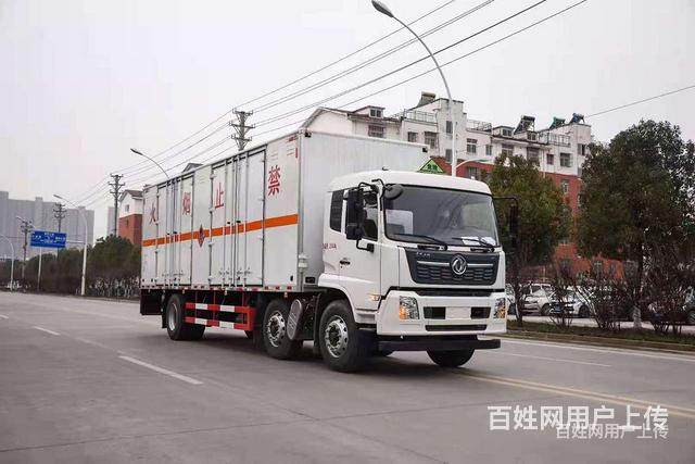 东风8.6米易燃气体箱式运输车包上牌多少钱的图片