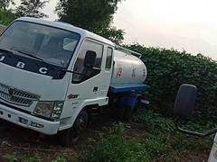出卖洒水车吸污车