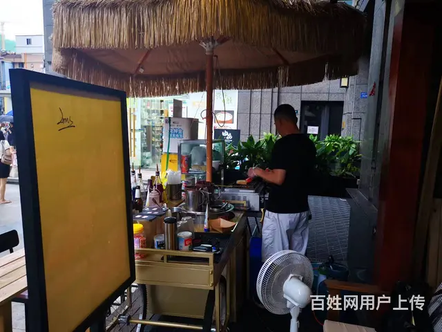 XSY武侯保利中心地铁入口泰餐店可整转可空转的图片