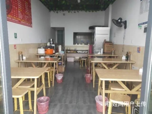 小区大门口面馆急转 接手可营业的图片