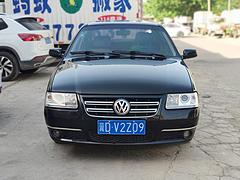 自动挡 桑塔纳志俊 2.0排量，10年8月上牌。带天窗，真皮