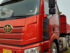 刚满两年的解放J6P半挂车550大马国五精品低价卖
